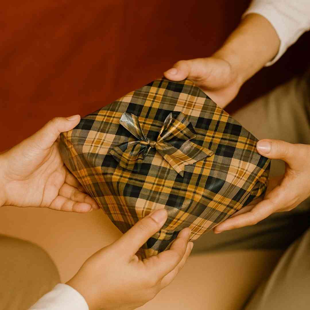 Checks Elegant Design Packing Paper