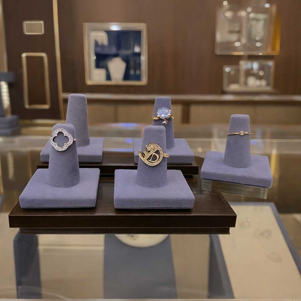 Premium Velvet Finger Ring Holder Stand