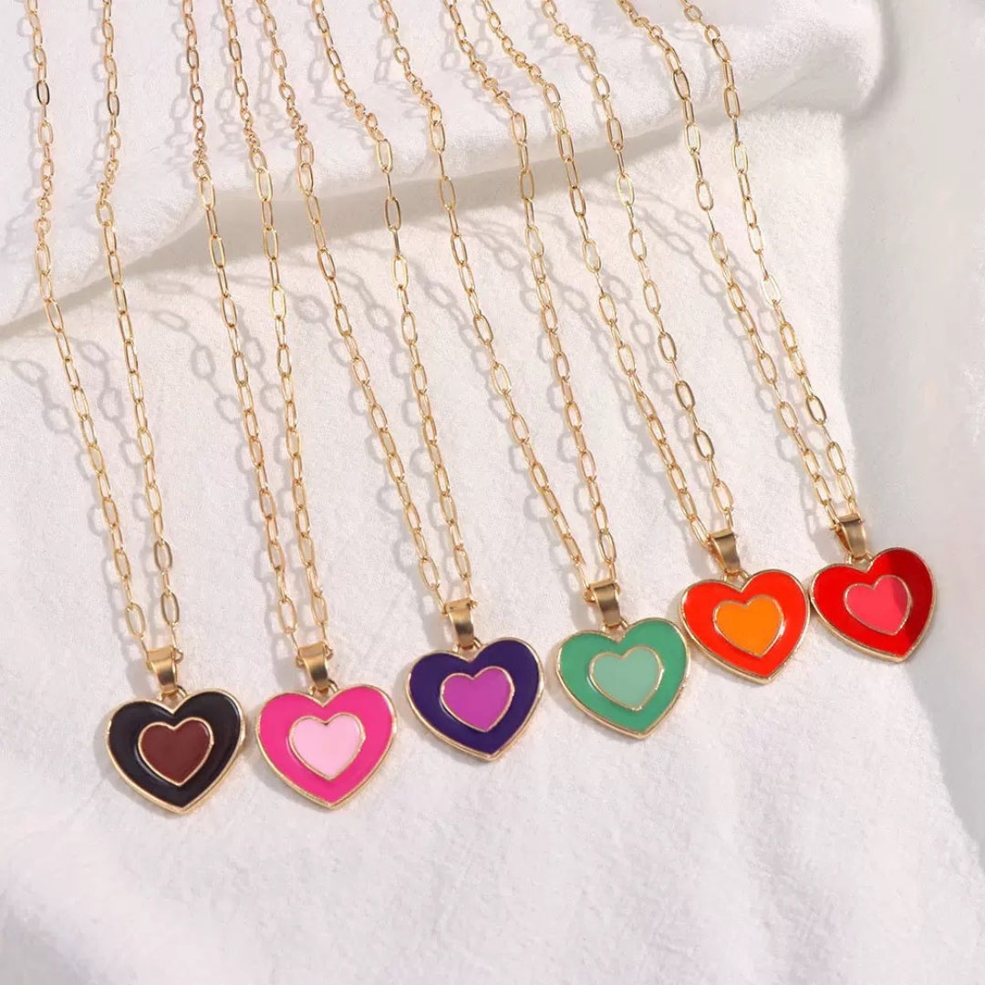 La Trove Heart Necklace – Youthful charm in a colourful design.