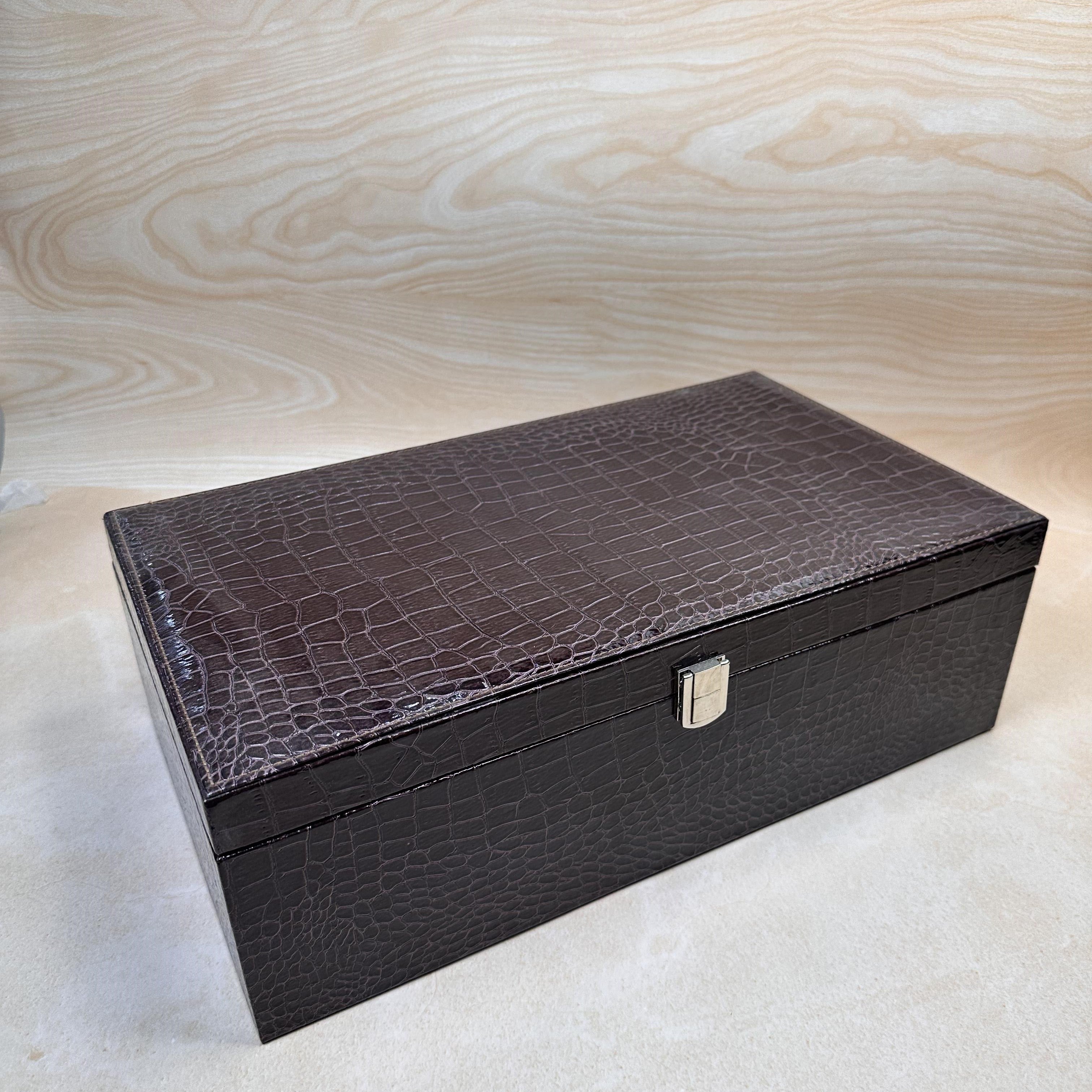 Black 12 Slot Belt Box – Premium Leatherette Organizer | La Trove.