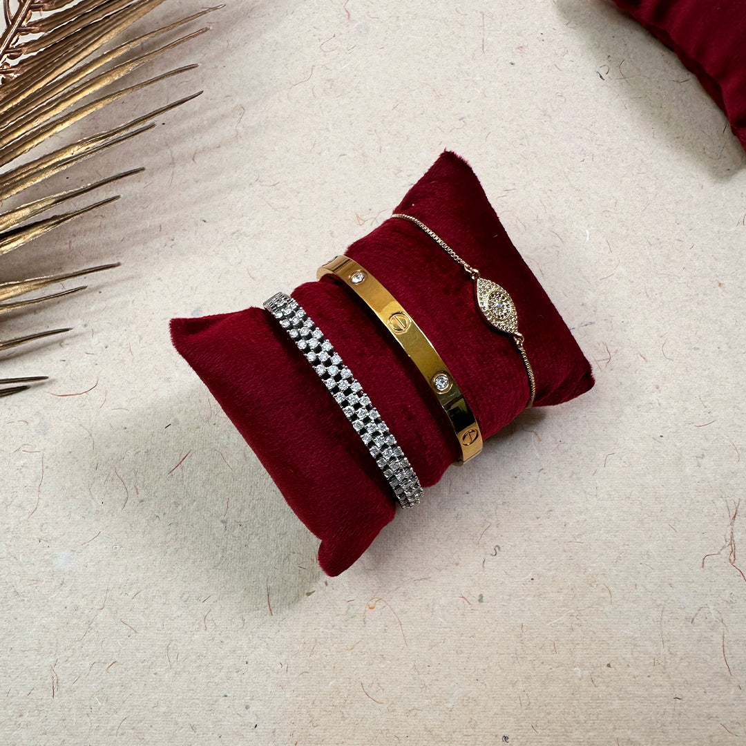 Velvet Display Pillow for Watch & Bracelet