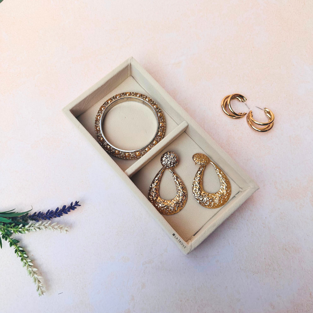 Cream velvet 2 grid jewellery tray with removable dividers for accessories.