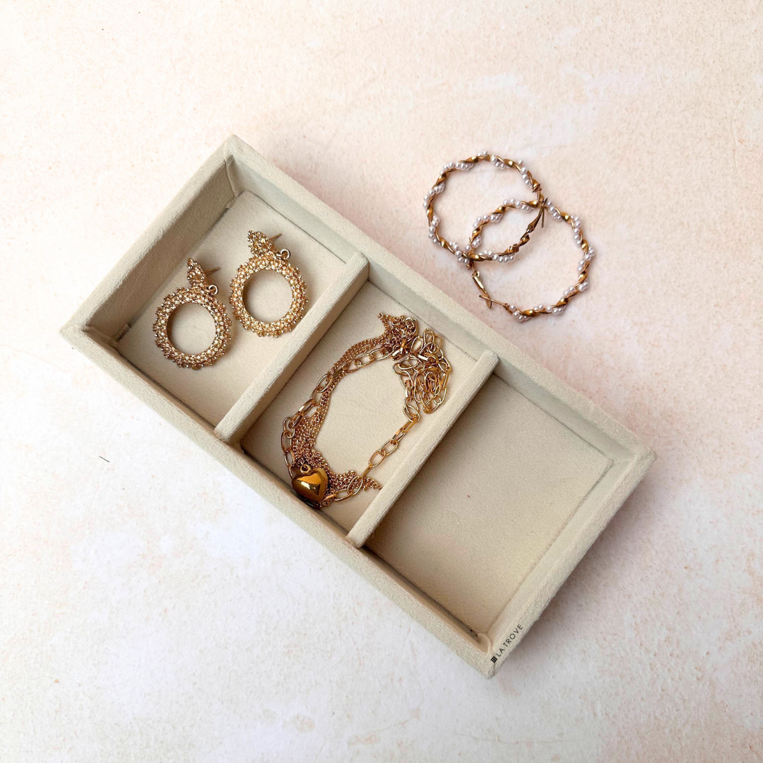 Cream velvet 3-grid jewellery tray with removable compartments