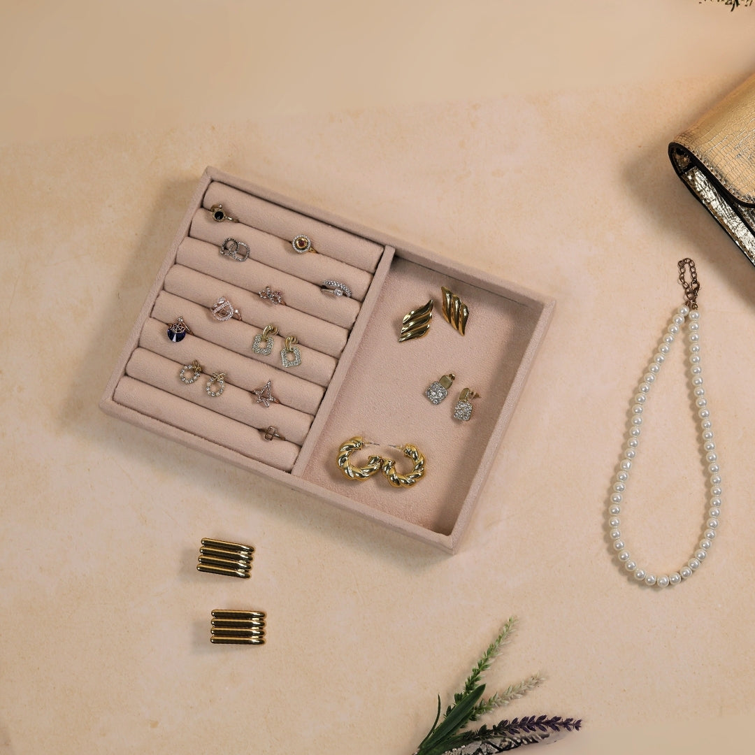 Cream Ring Plain Jewellery Tray – Padded Ring Organizer by La Trove.