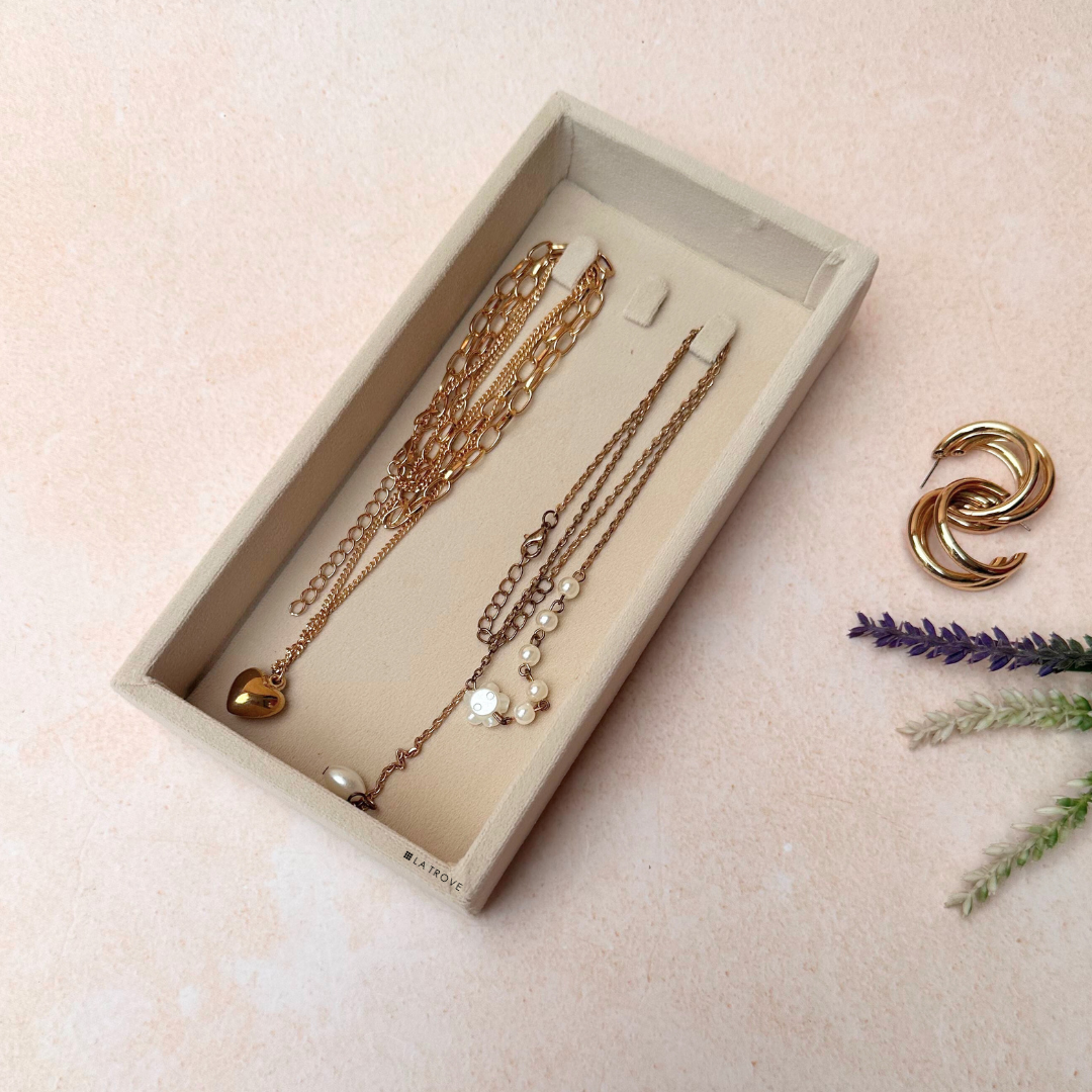 Cream velvet 3 hooks chain tray organiser with padded necklace slots