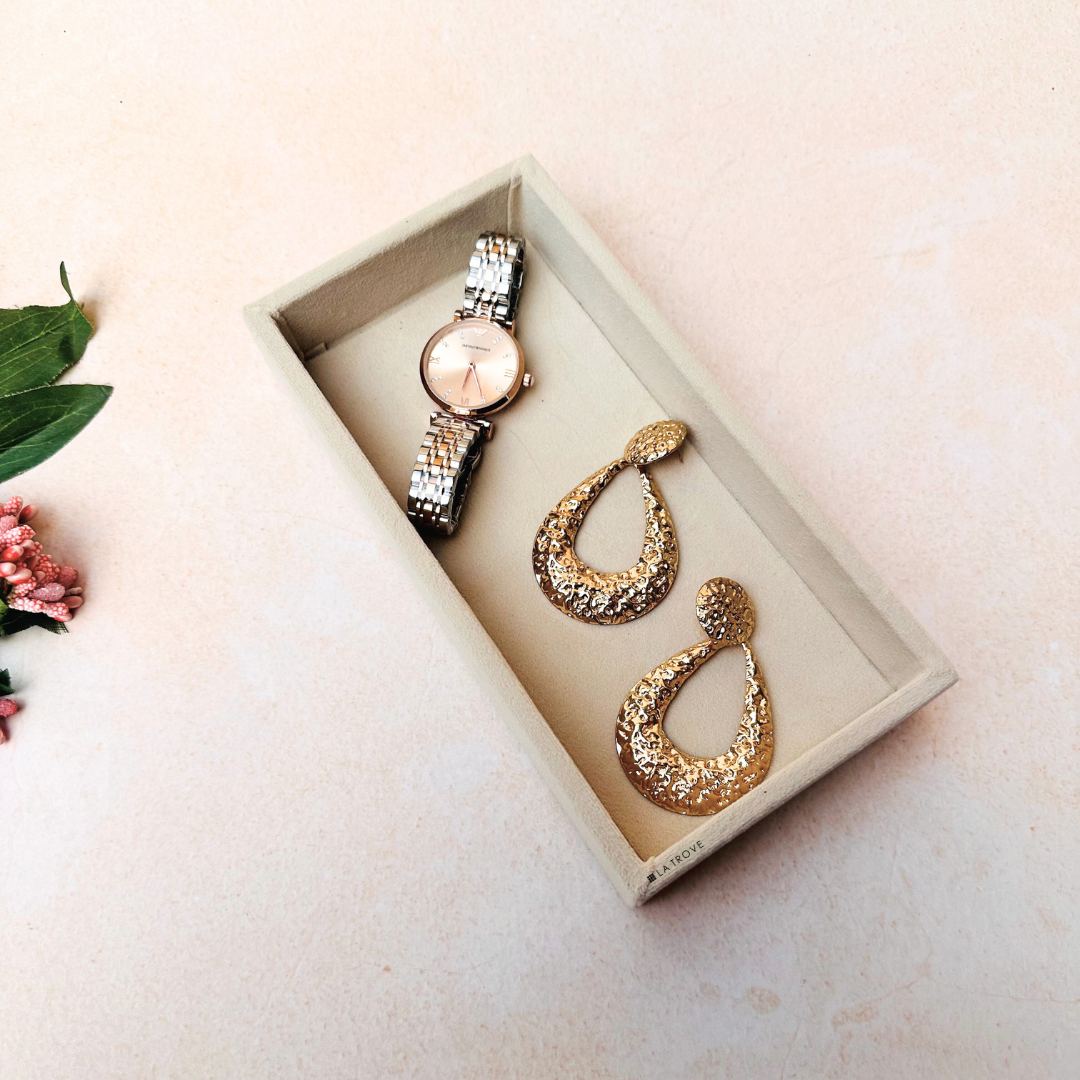 Cream velvet plain jewellery organiser tray with open layout