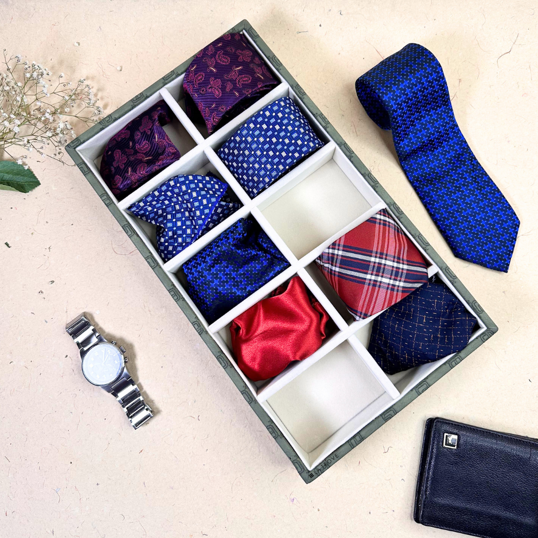 Olive green 10-slot leatherette tray for ties and pocket squares