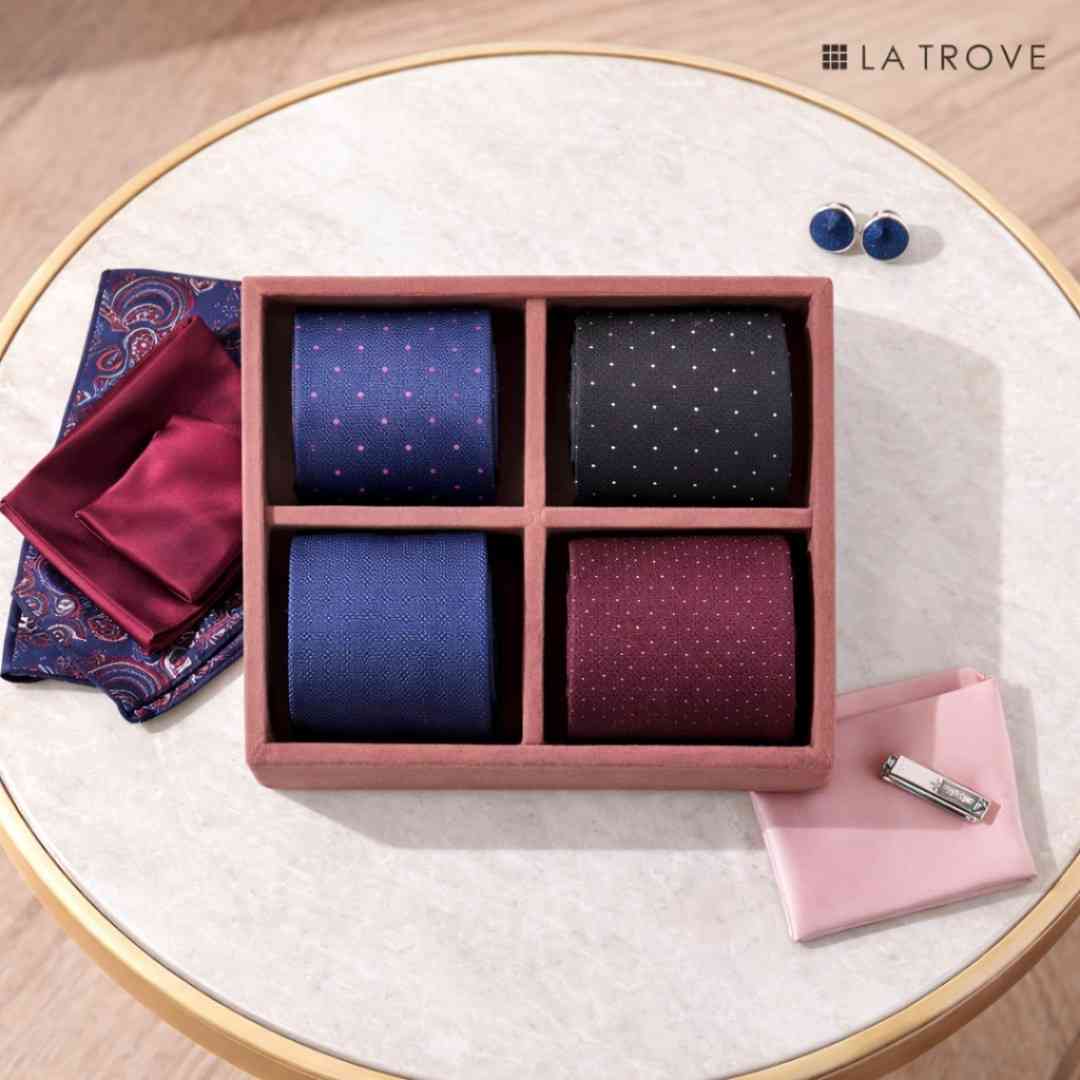 4 Slot Tie & Pocket Square Tray