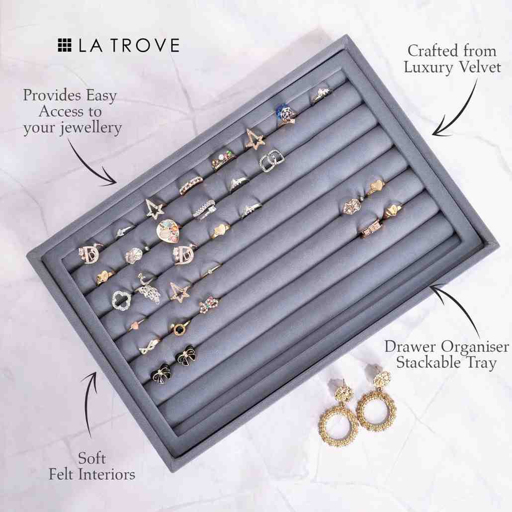 Grey velvet ring organiser tray with dedicated compartments for rings, cufflinks and small jewellery – La Trove