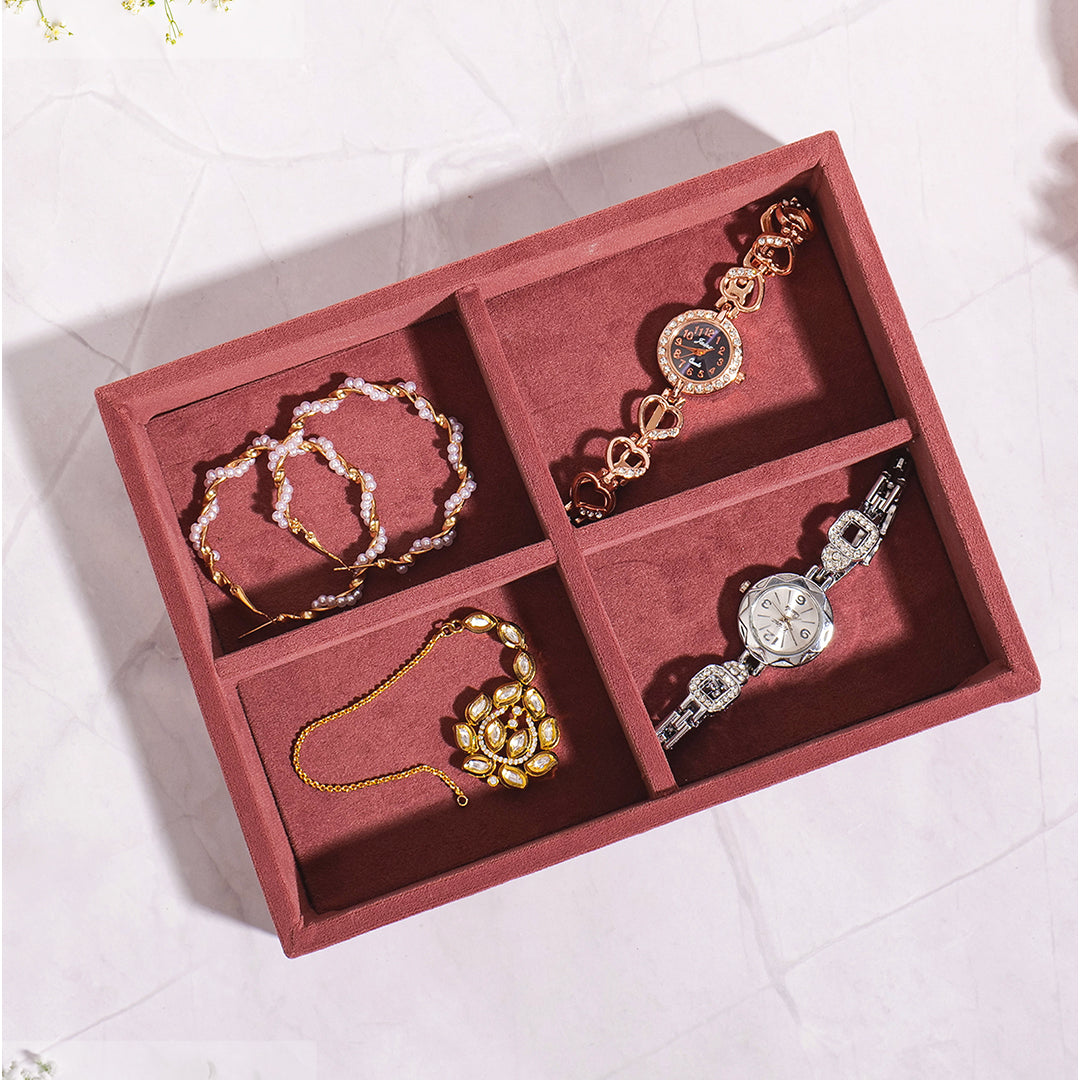 Dark pink 4-compartment jewellery tray for rings and earrings.