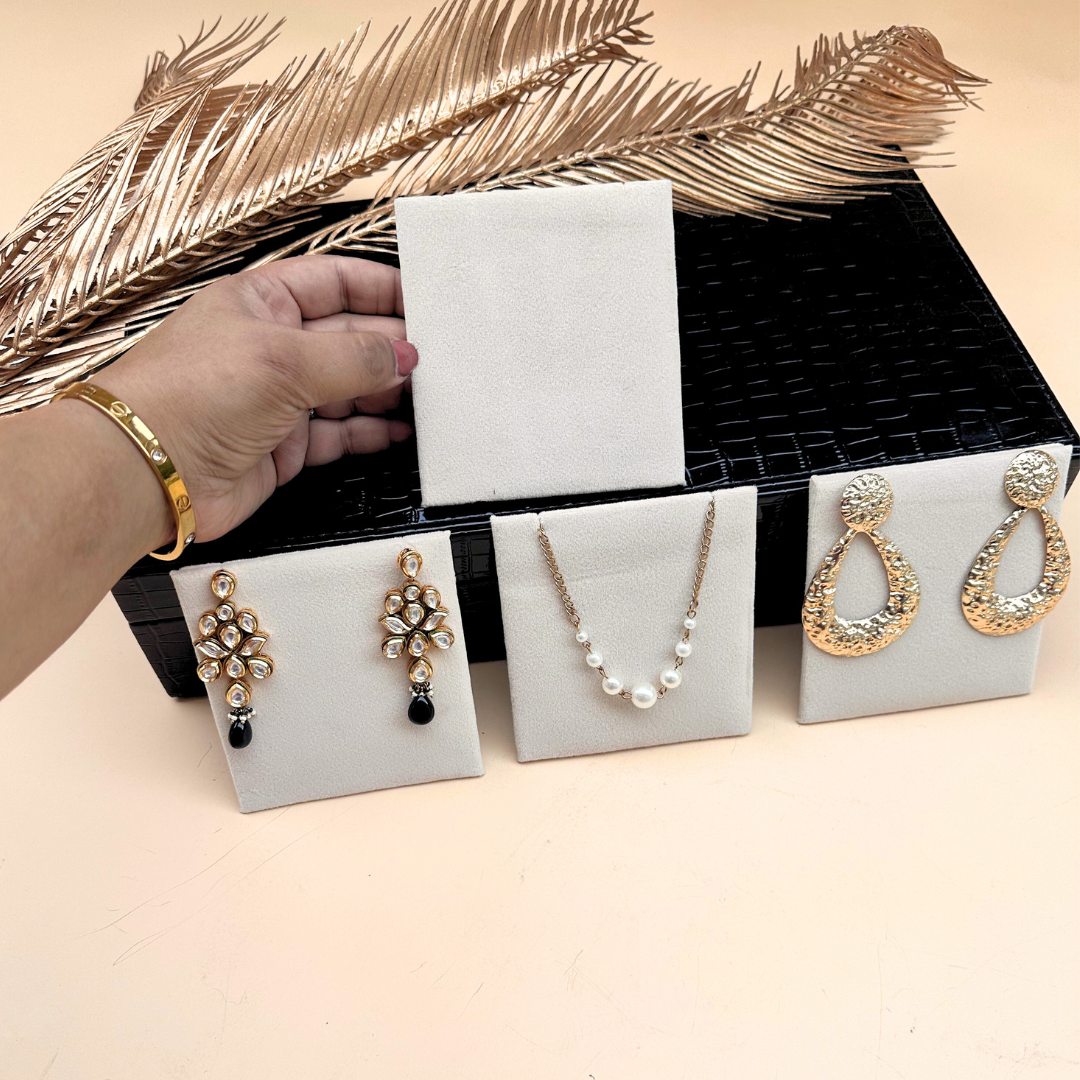 Necklace & Earrings Holder in Cream.