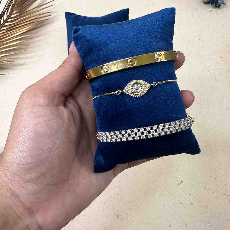 Velvet Watch Display Pillow (TBT)