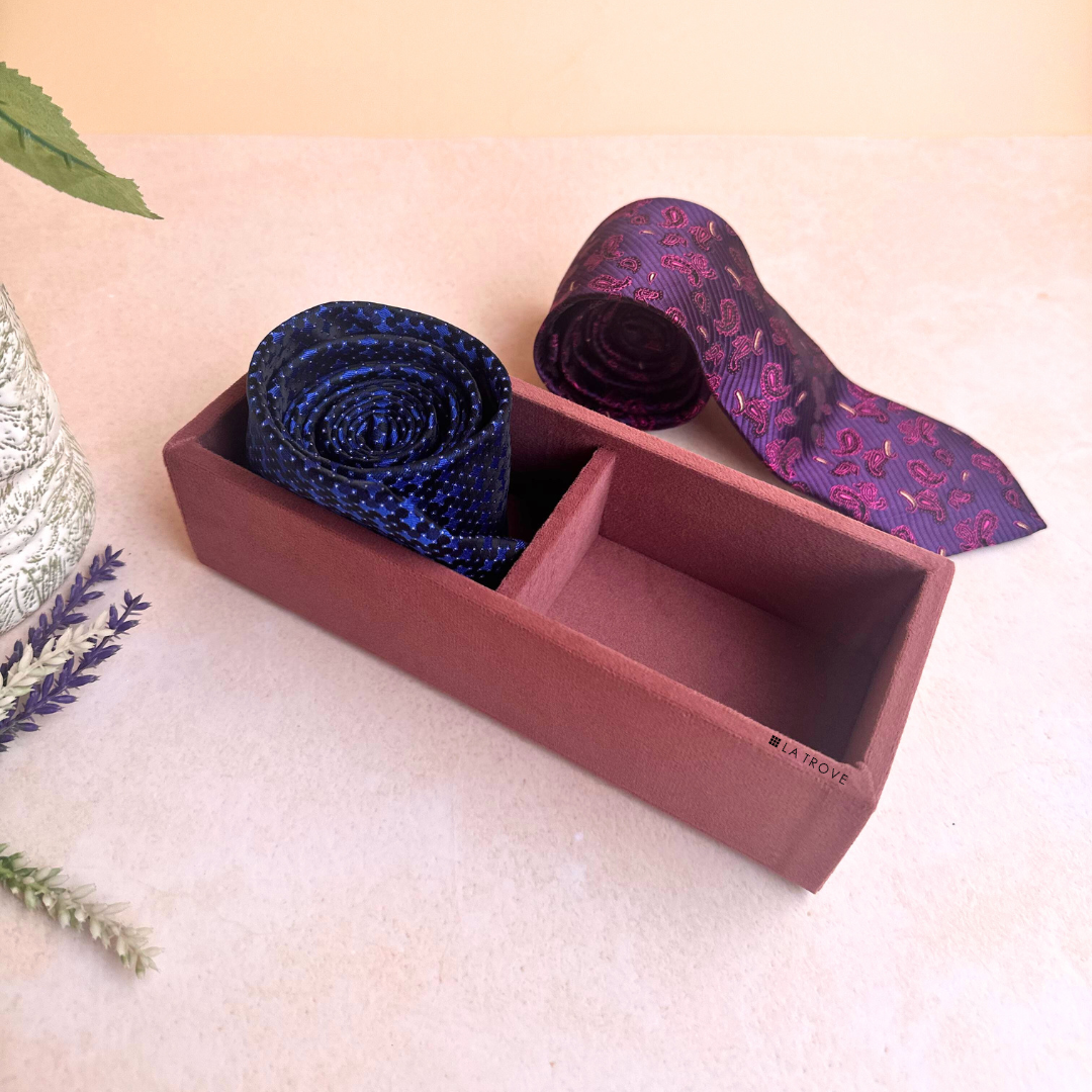 Dark pink 2-slot velvet tie tray with elegant finish.