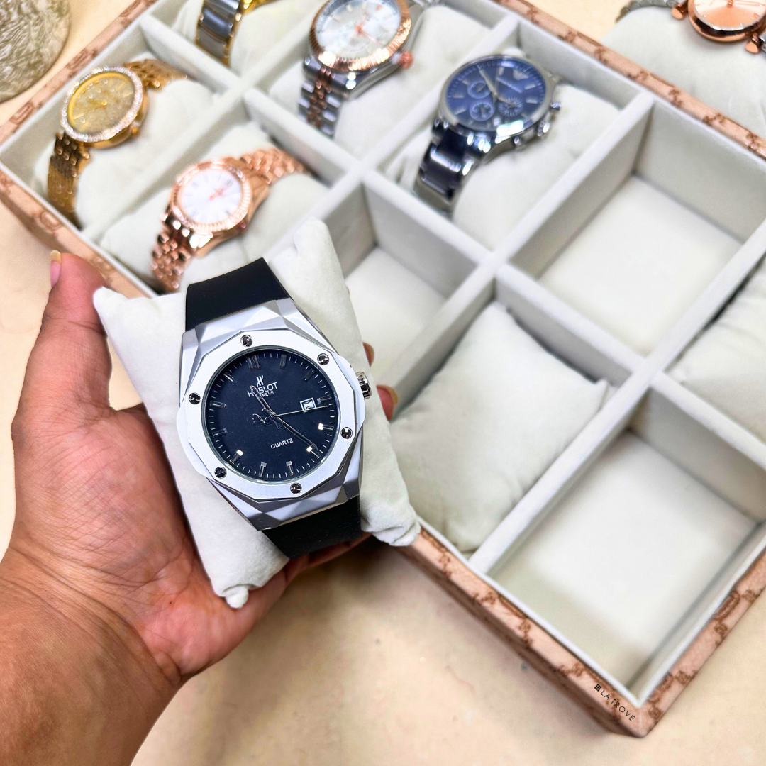 Champagne Leatherette Watch Tray – 10 Slot Organizer for Watches.