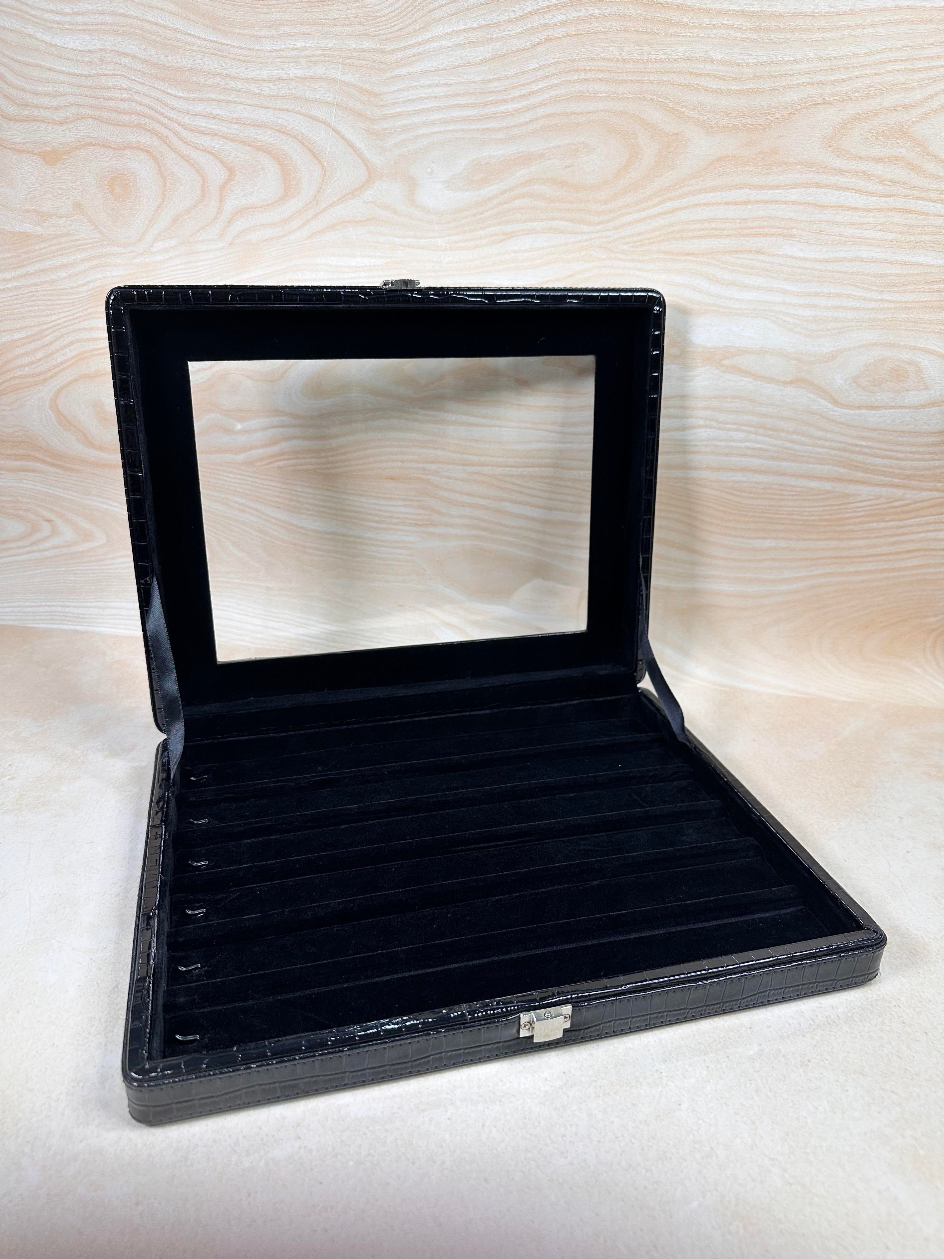 Black Chain Organiser Display Box with Glass Lid – La Trove.