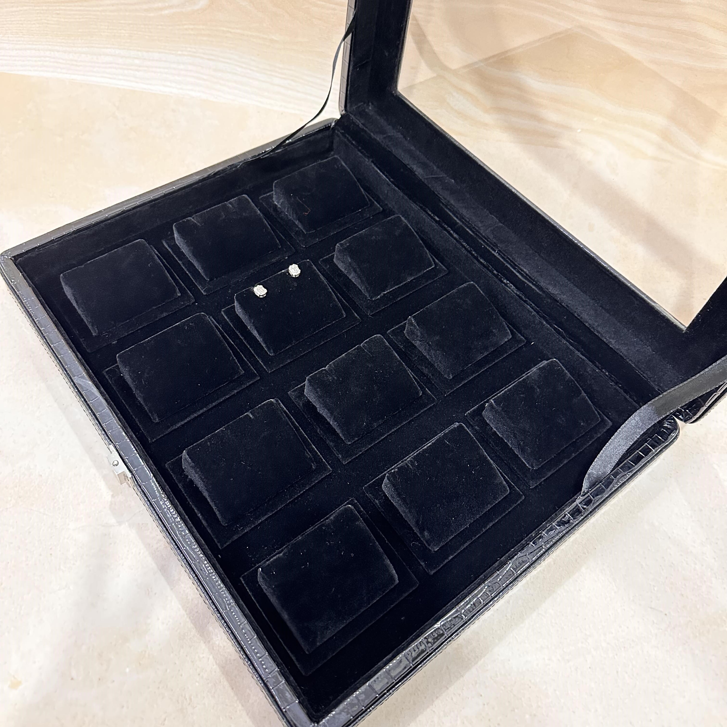 Black jewellery organiser box – premium storage solution by Latrove.