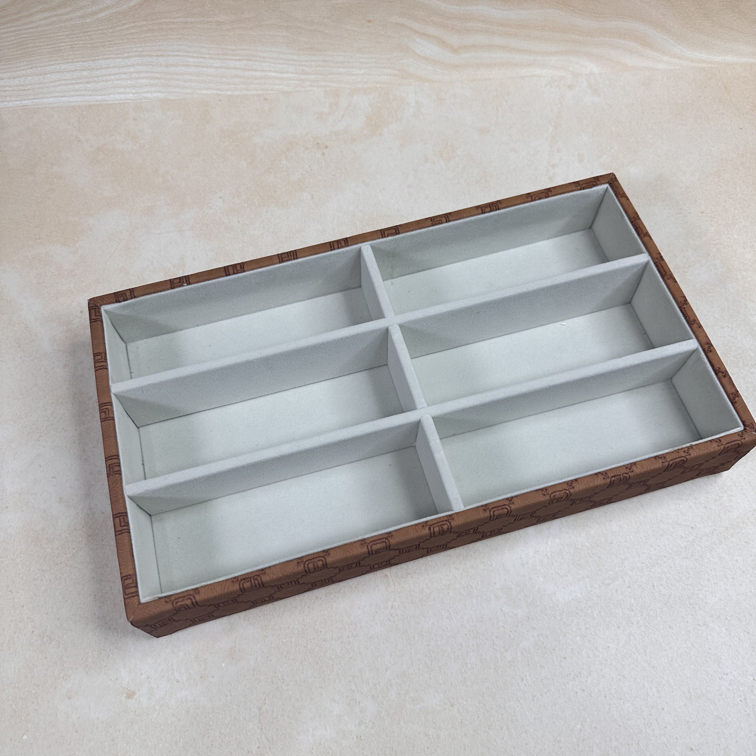 ^ Slot Sunglass Organiser Tray