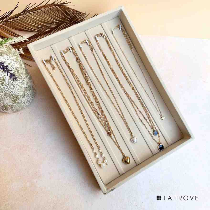 Cream velvet necklace organiser tray with individual compartments for necklaces, chains and delicate jewellery – La Trove
