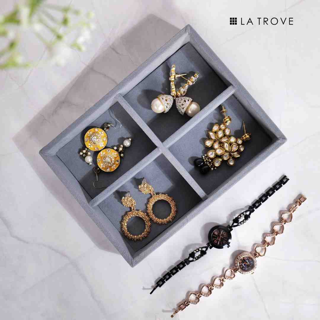Grey velvet luxury plain jewellery tray for premium necklace, bracelet and jewellery storage by La Trove