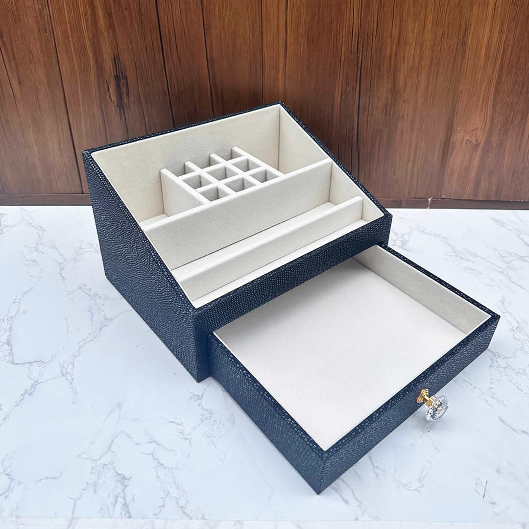 Cosmetics Make up Organiser Box With Drawer