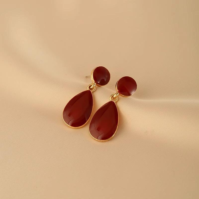 Red Hanging Earrings by La Trove – Elegant & Festive Jewelry Design.