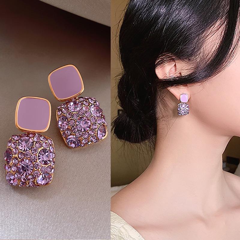 Fashion Earrings with Stones – Stylish & Trendy Look.