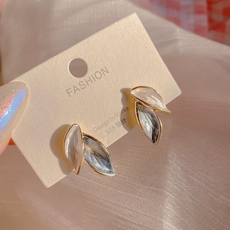 Stylish Leaf-Shaped Stud Earrings in Gold Finish by La Trove – Lightweight & Elegant.