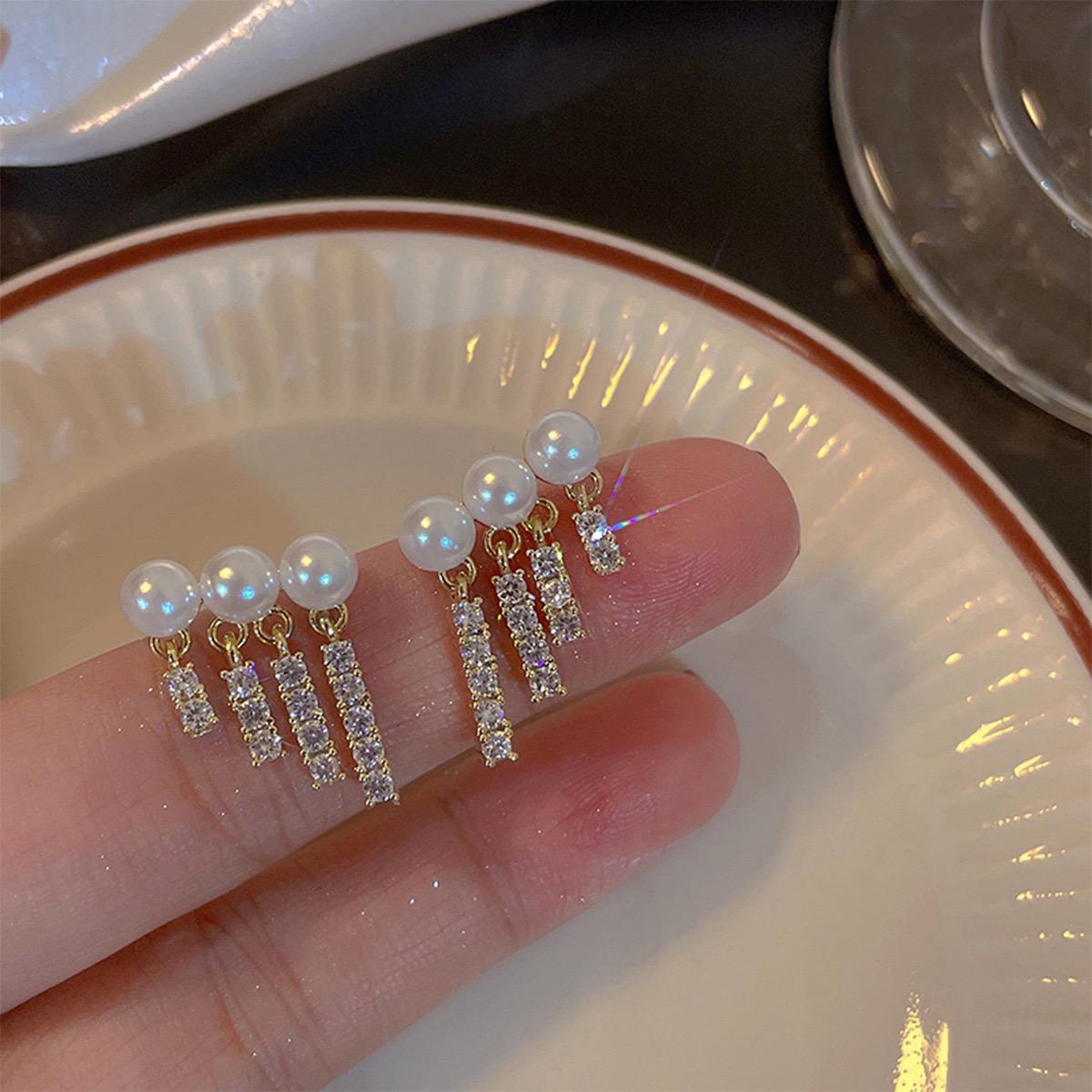 Classic Pearl Stud Earrings by La Trove – Minimal & Timeless Design.